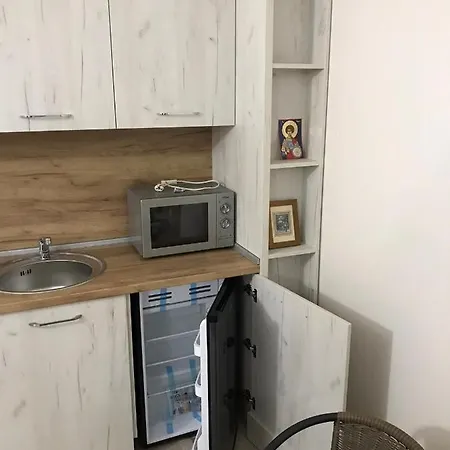 Студио Юлинел Apartment *